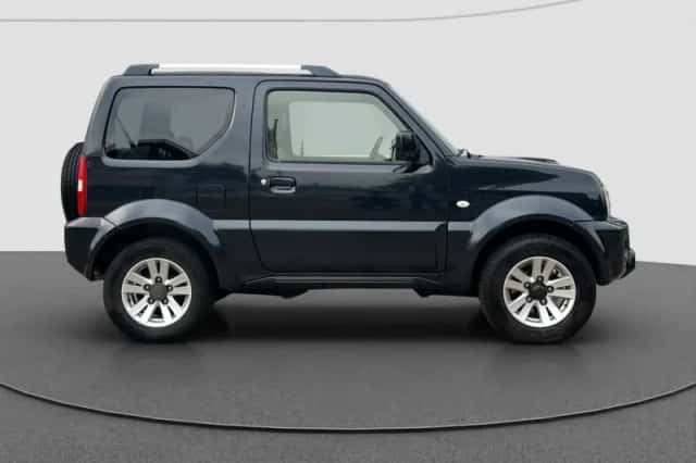 Suzuki Jimny (2012) thumbnail 3