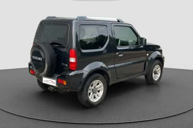 Suzuki Jimny (2012) thumbnail 4