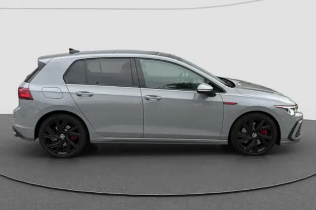 Volkswagen Golf (2020) thumbnail 2