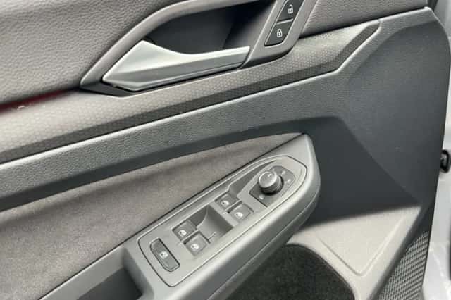 Volkswagen Golf (2020) thumbnail 24