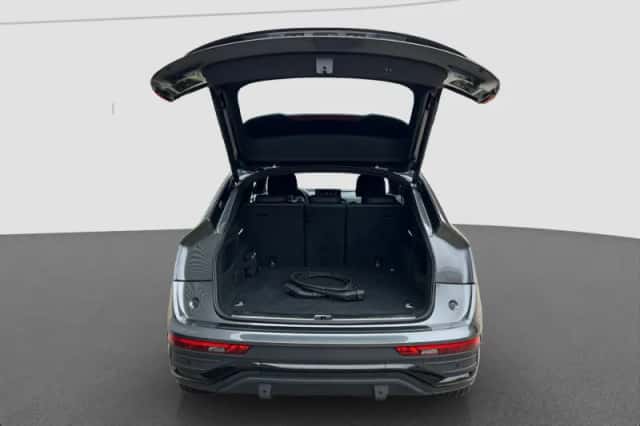 Audi Q5 (2022) thumbnail 24
