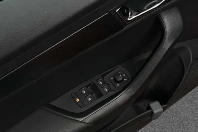 Škoda Karoq (2019) thumbnail 21