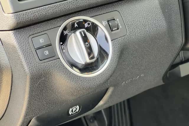 Mercedes-Benz C-Klasse (2010) thumbnail 11