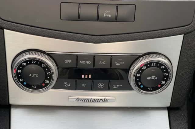 Mercedes-Benz C-Klasse (2010) thumbnail 23