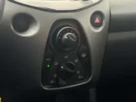 Toyota Aygo (2018) thumbnail 15
