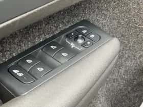 Volvo XC40 (2022) thumbnail 19