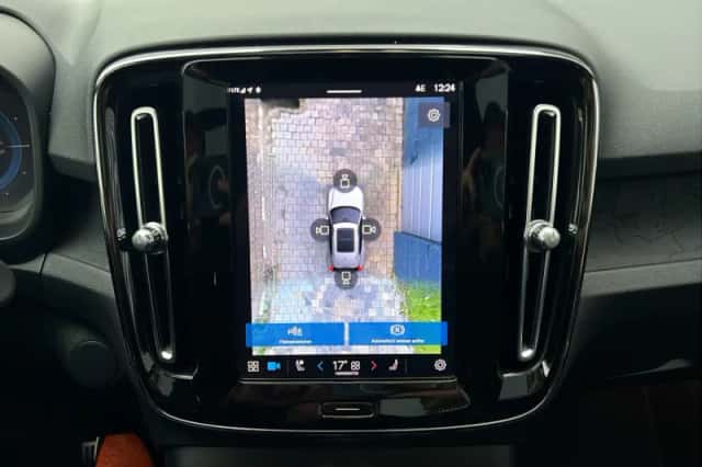 Volvo XC40 (2022) thumbnail 4