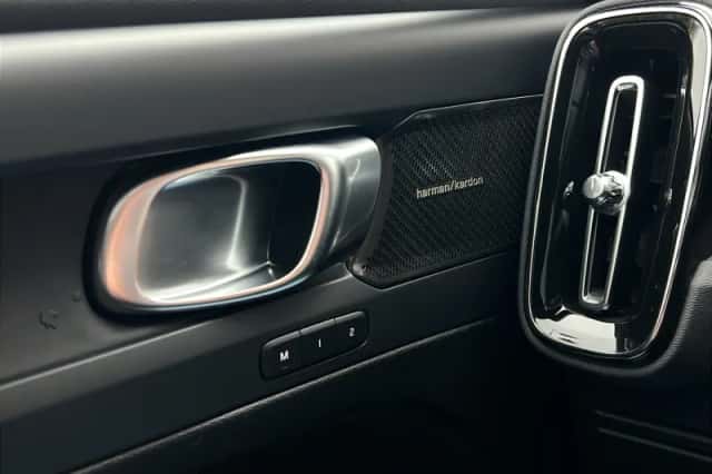 Volvo XC40 (2022) thumbnail 6