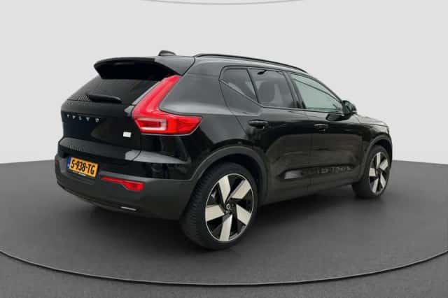 Volvo XC40 (2022) thumbnail 9