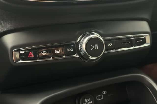 Volvo XC40 (2021) thumbnail 18