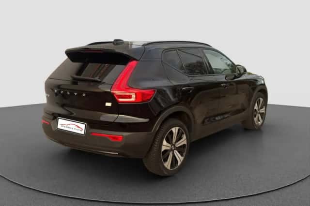 Volvo XC40 (2021) thumbnail 3