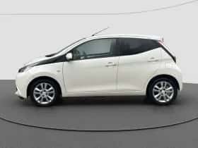 Toyota Aygo (2017) thumbnail 7
