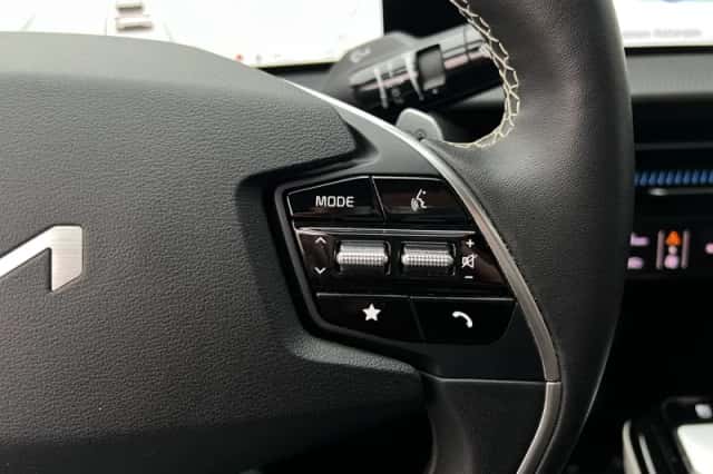 Kia EV6 (2021) thumbnail 25