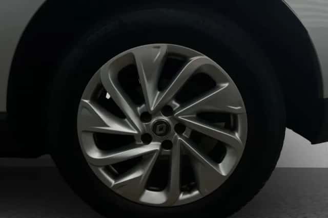Renault Espace (2015) thumbnail 11