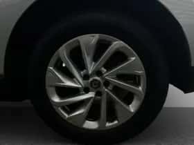 Renault Espace (2015) thumbnail 11