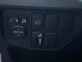 Toyota Prius (2012) thumbnail 11
