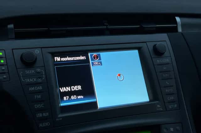 Toyota Prius (2012) thumbnail 13