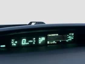 Toyota Prius (2012) thumbnail 15