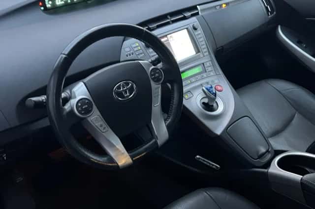 Toyota Prius (2012) thumbnail 4