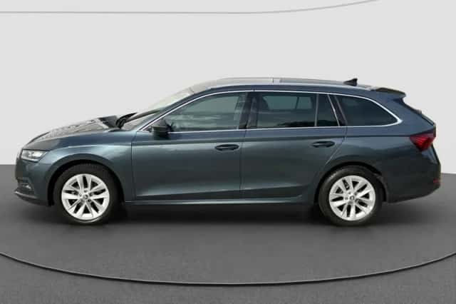Škoda Octavia (2021) thumbnail 8