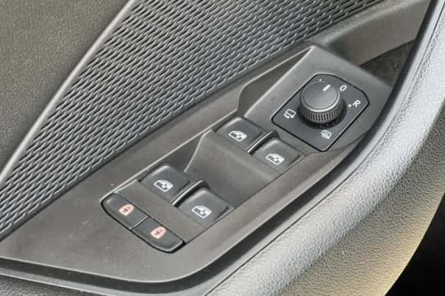 Škoda Octavia (2021) thumbnail 10