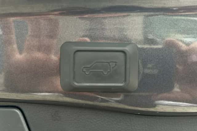 Toyota RAV4 (2019) thumbnail 4