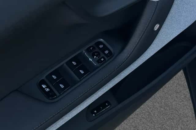 Polestar 2 (2020) thumbnail 16