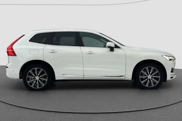 Volvo XC60 (2018) thumbnail 2