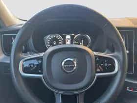 Volvo XC60 (2018) thumbnail 16