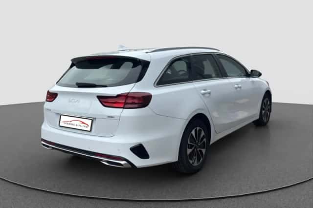 Kia Ceed Sportswagon (2021) thumbnail 3