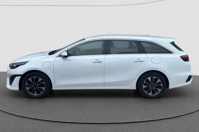 Kia Ceed Sportswagon (2021) thumbnail 5