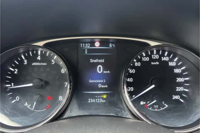 Nissan X-Trail (2015) thumbnail 13