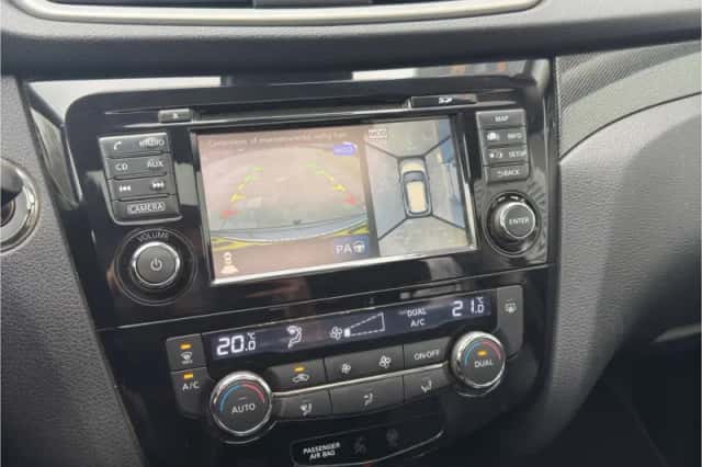 Nissan X-Trail (2015) thumbnail 14