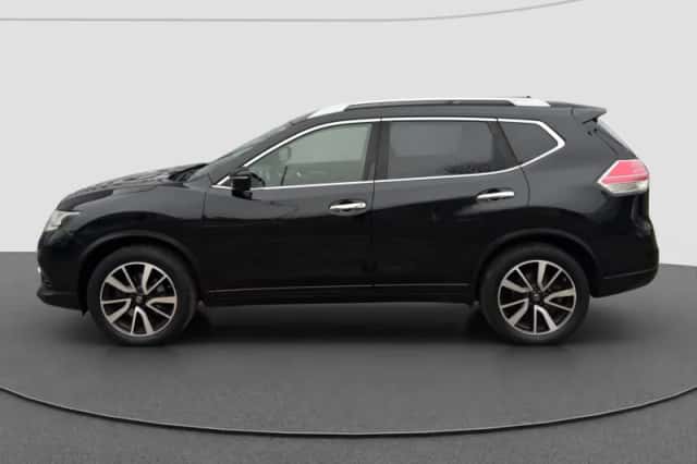 Nissan X-Trail (2015) thumbnail 5