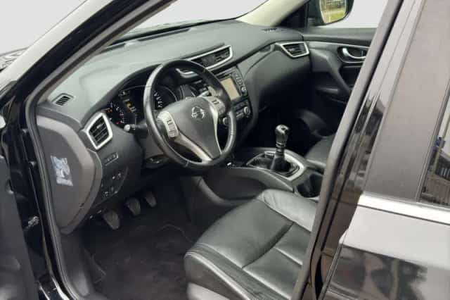 Nissan X-Trail (2015) thumbnail 8