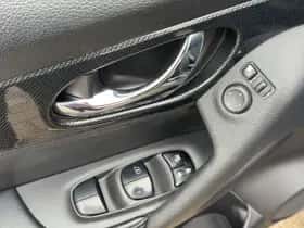 Nissan X-Trail (2015) thumbnail 9