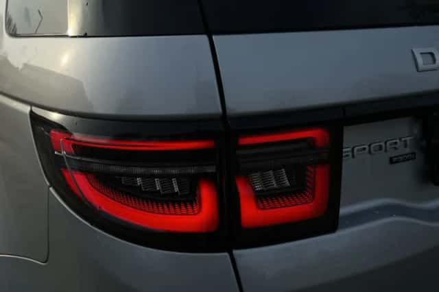 Land Rover Discovery Sport (2020) thumbnail 25