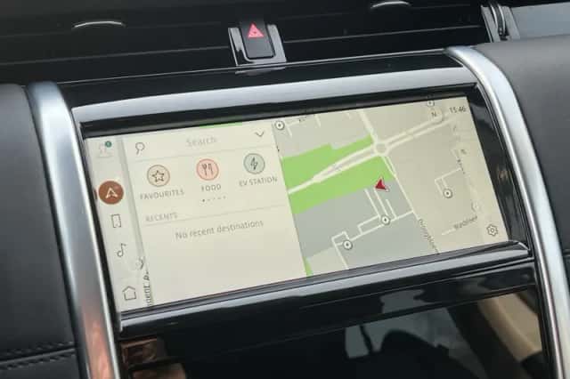 Land Rover Discovery Sport (2020) thumbnail 33