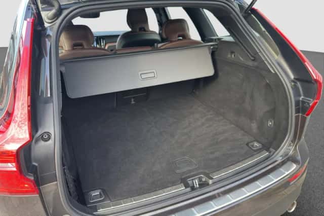Volvo XC60 (2021) thumbnail 11