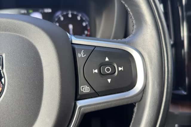 Volvo XC60 (2021) thumbnail 20