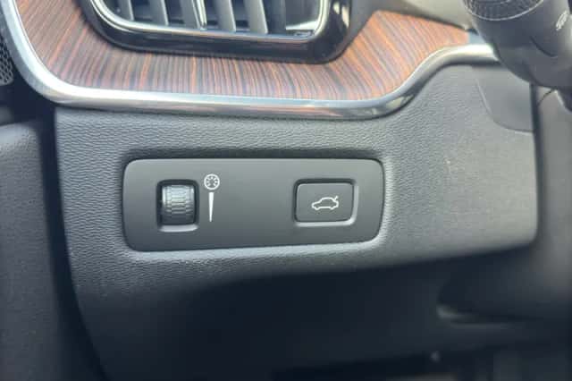 Volvo XC60 (2021) thumbnail 23