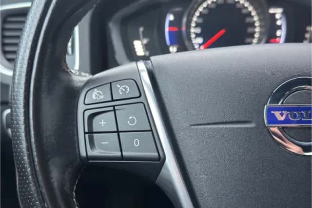 Volvo S60 (2015) thumbnail 14