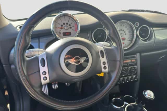 MINI Mini (2002) thumbnail 5