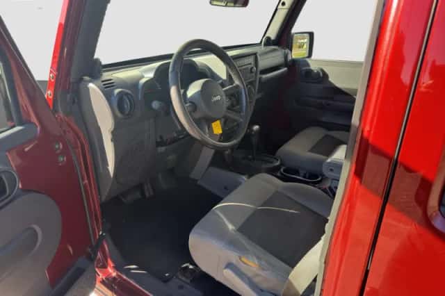 Jeep Wrangler (2007) thumbnail 3