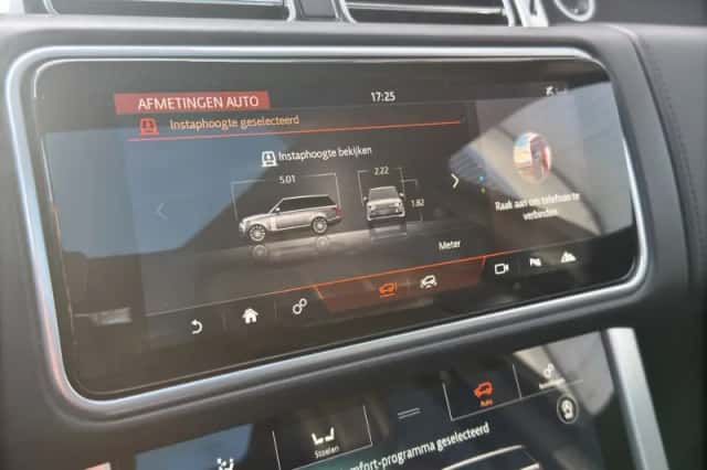Land Rover Range Rover (2018) thumbnail 23