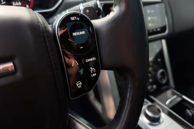 Land Rover Range Rover (2018) thumbnail 26