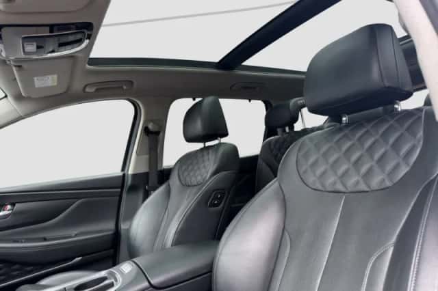 Hyundai Santa Fe (2021) thumbnail 3