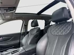Hyundai Santa Fe (2021) thumbnail 3