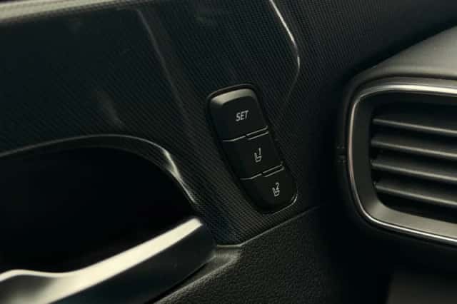 Hyundai Santa Fe (2021) thumbnail 24
