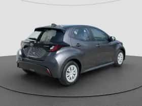 Toyota Yaris (2020) thumbnail 3